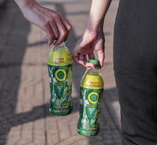 Trà xanh, tiếng cười và gió biển: Cách người trẻ sống chill để giảm stress cuối năm